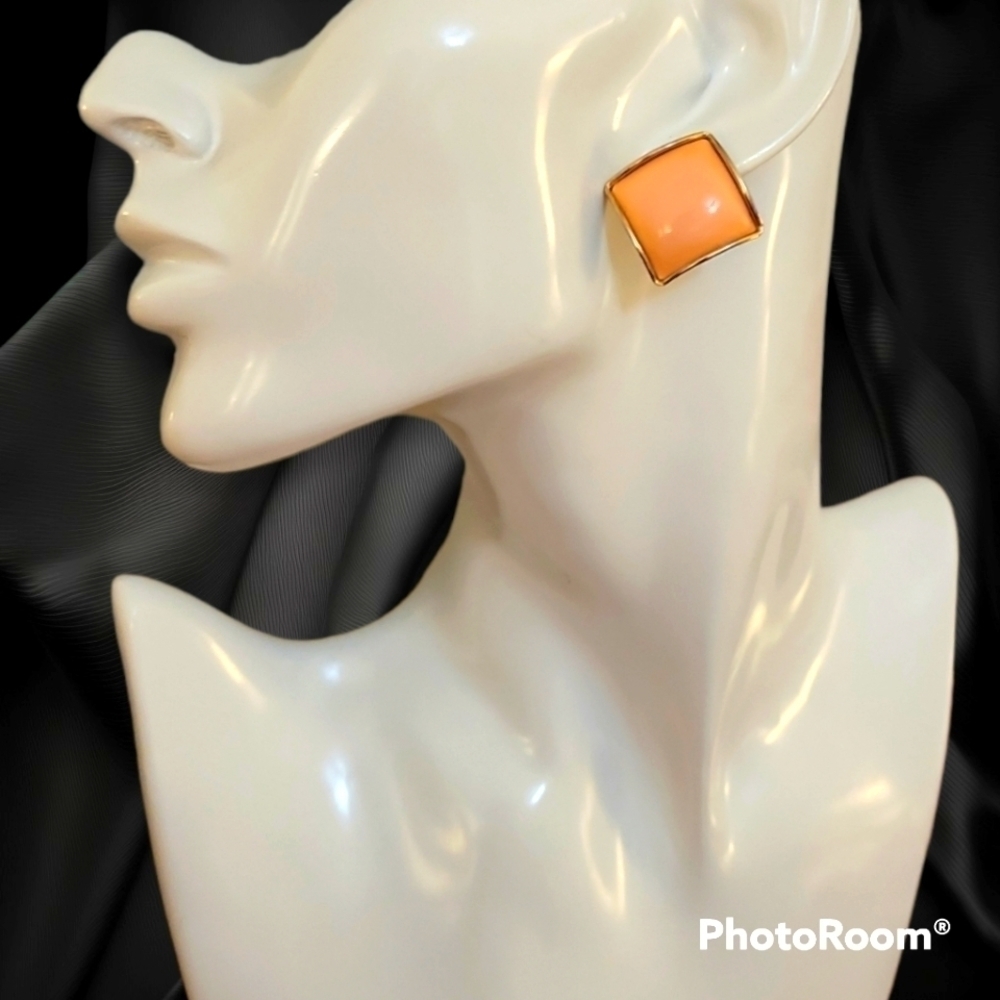 3/$30 VTG 1980s Peach Square Post Earrings